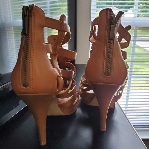 Steve Madden Heel - Picture 4 of 6